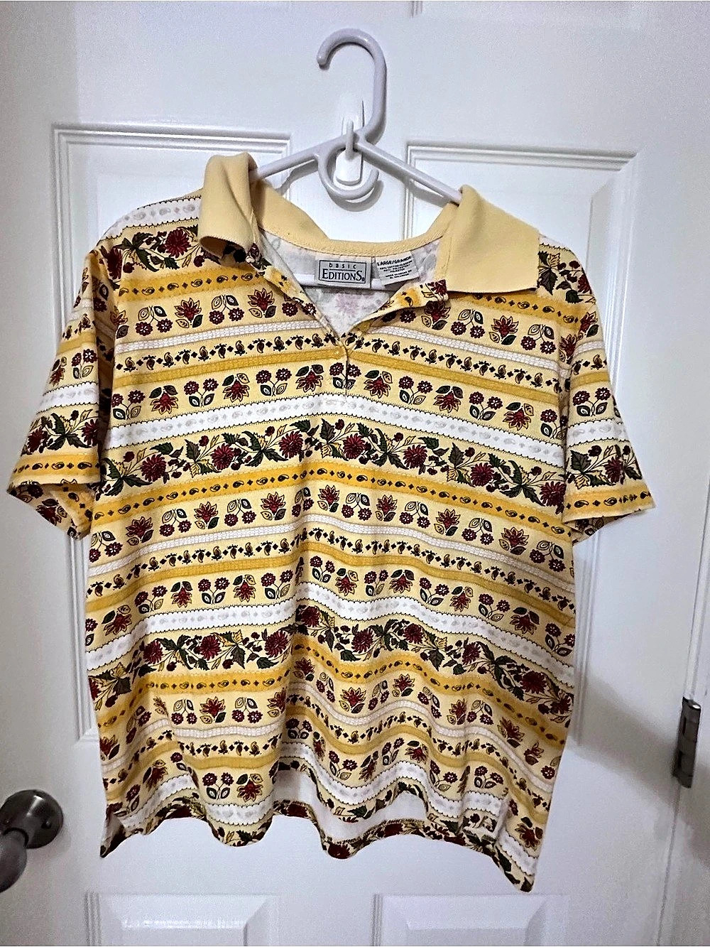 Basic Editions Floral Short Sleeve Top in Yellow & White Size L
